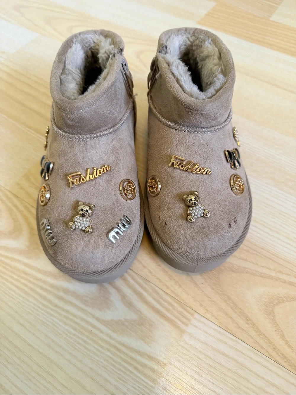 🌈6/$10 C&C California Plush Beige Winter Booties with Decorative Charms